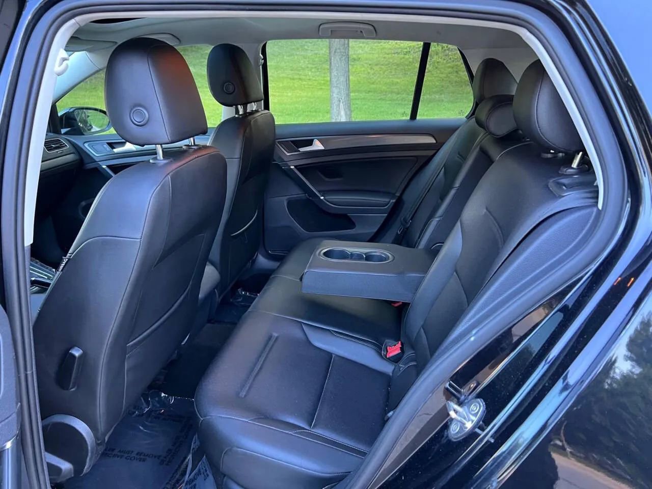 Used 2020 Volkswagen Golf 4-Door image 8