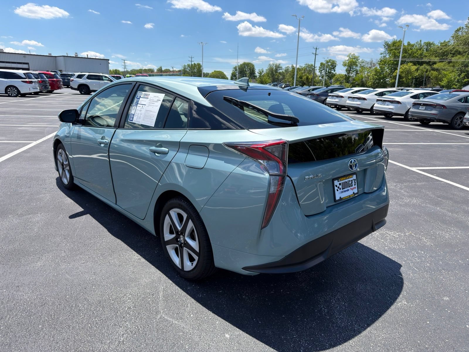 Used 2017 Toyota Prius Three Touring w/ Carpet Mat Package FWD image 6