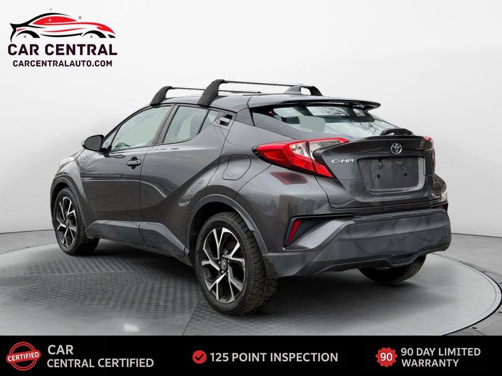 Used 2019 Toyota C-HR XLE image 3