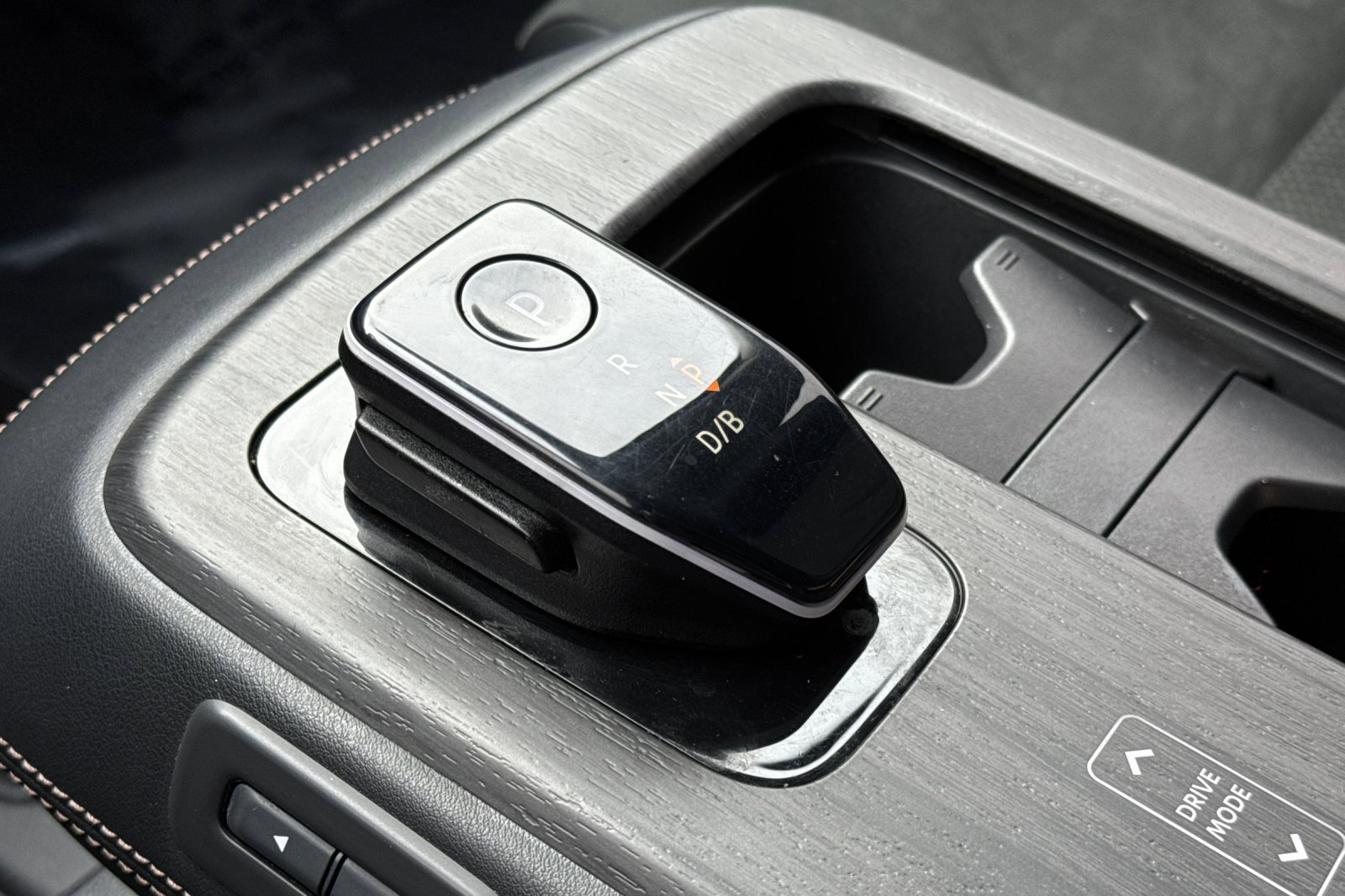 Certified 2024 Nissan Ariya FWD image 25