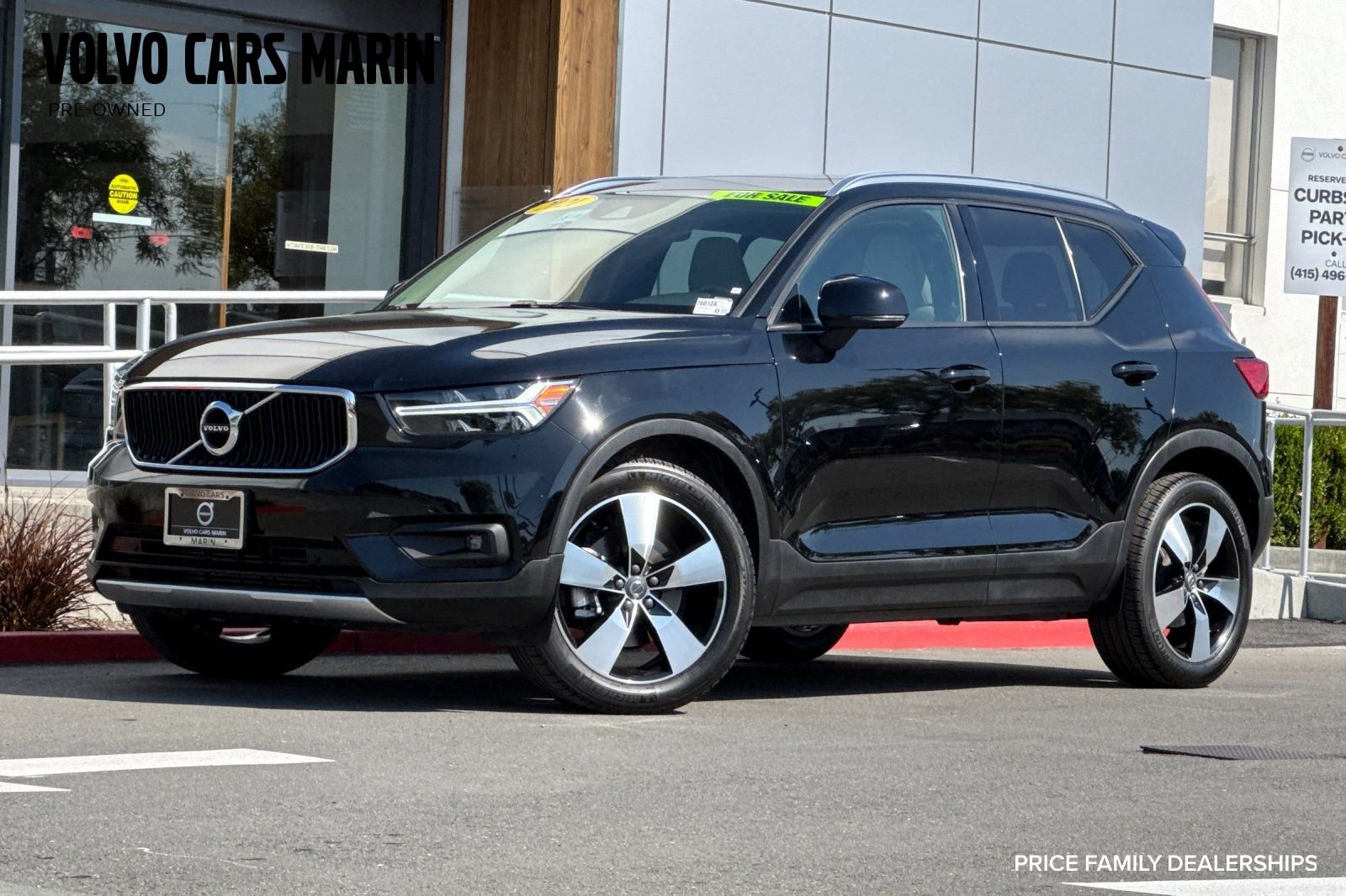 Used 2021 Volvo XC40 T5 Momentum w/ Premium Package AWD/4WD image 1