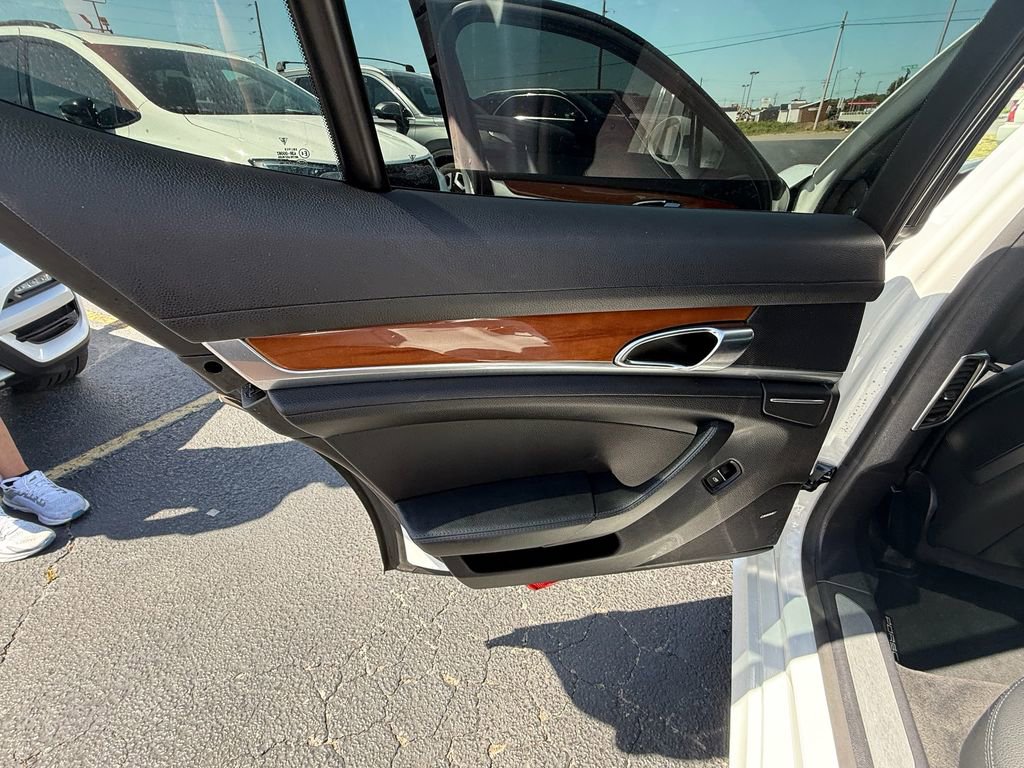 Used 2015 Porsche Panamera S RWD image 18
