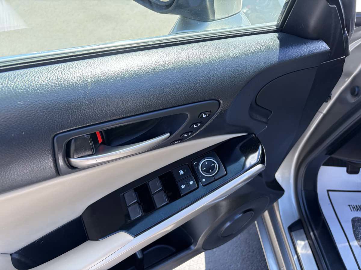 Used 2019 Lexus IS 300 AWD image 16