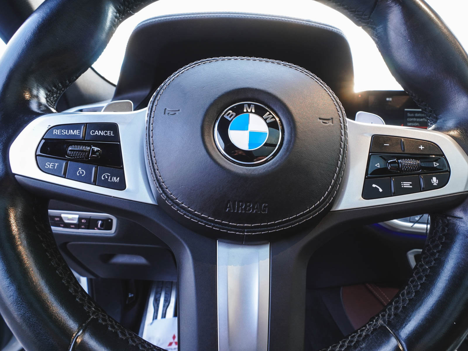 Used 2023 BMW X6 xDrive40i w/ M Sport Package image 25