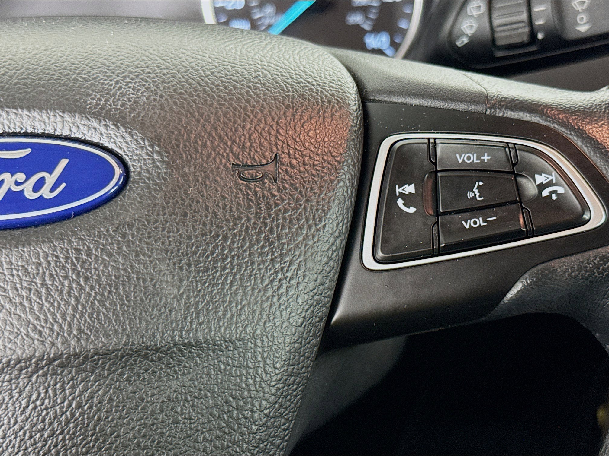 Used 2020 Ford EcoSport SE w/ SE Convenience Package image 14