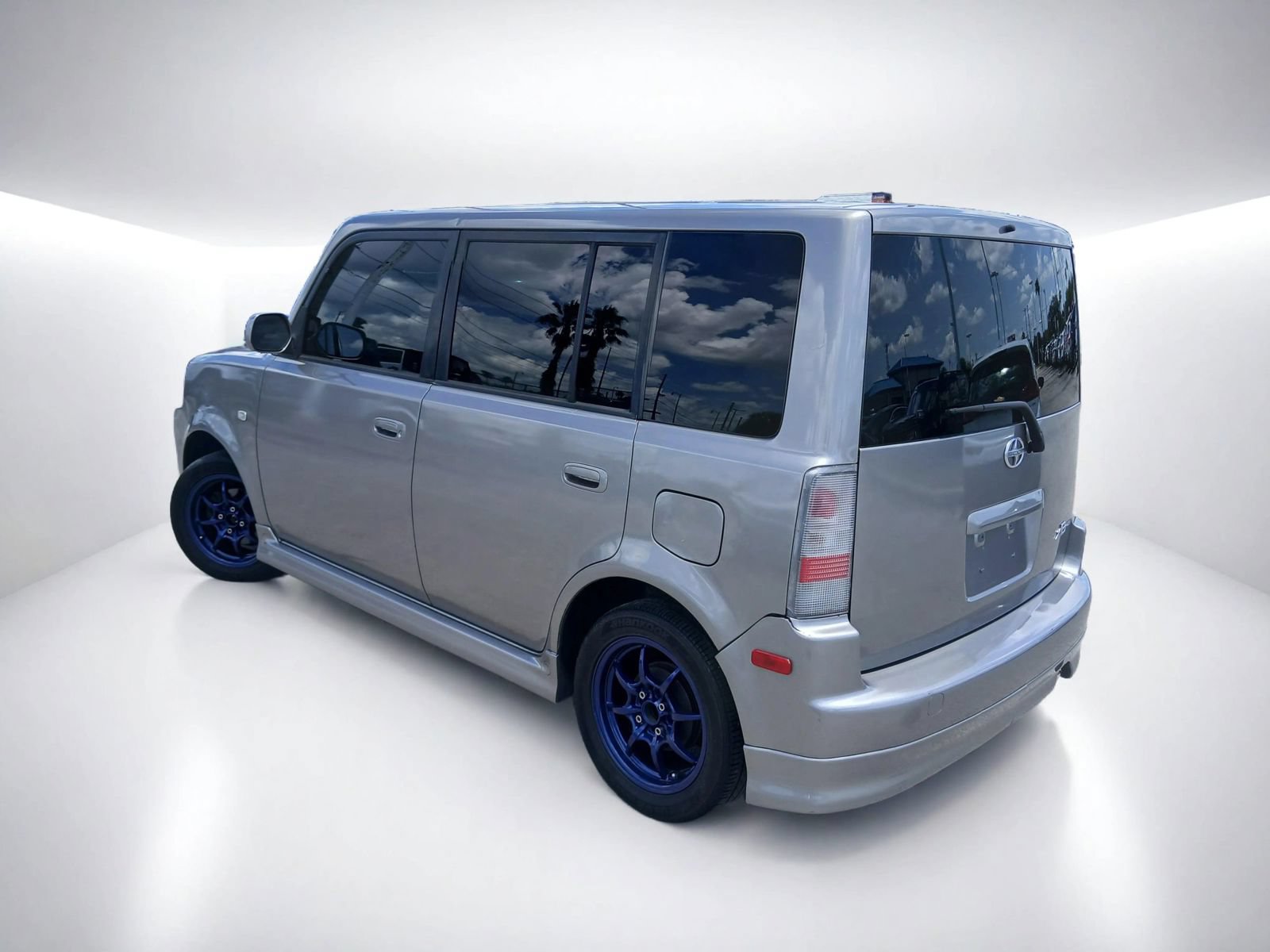 Used 2006 Scion xB FWD image 2