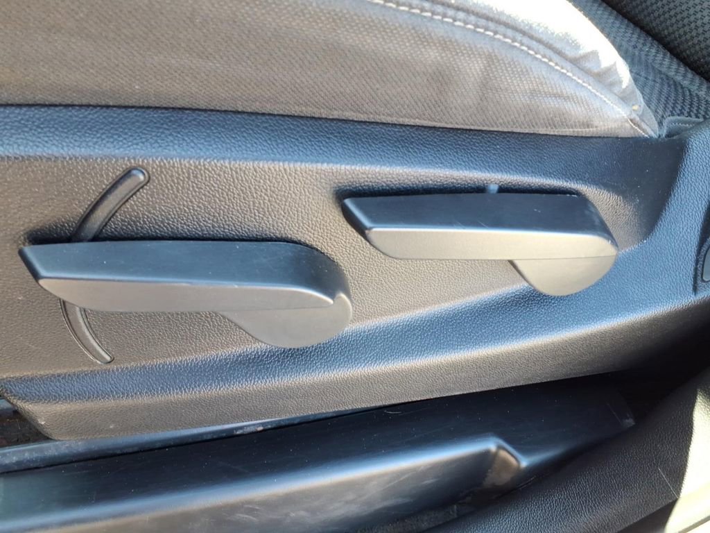 Used 2018 Chevrolet Silverado 1500 LT image 18