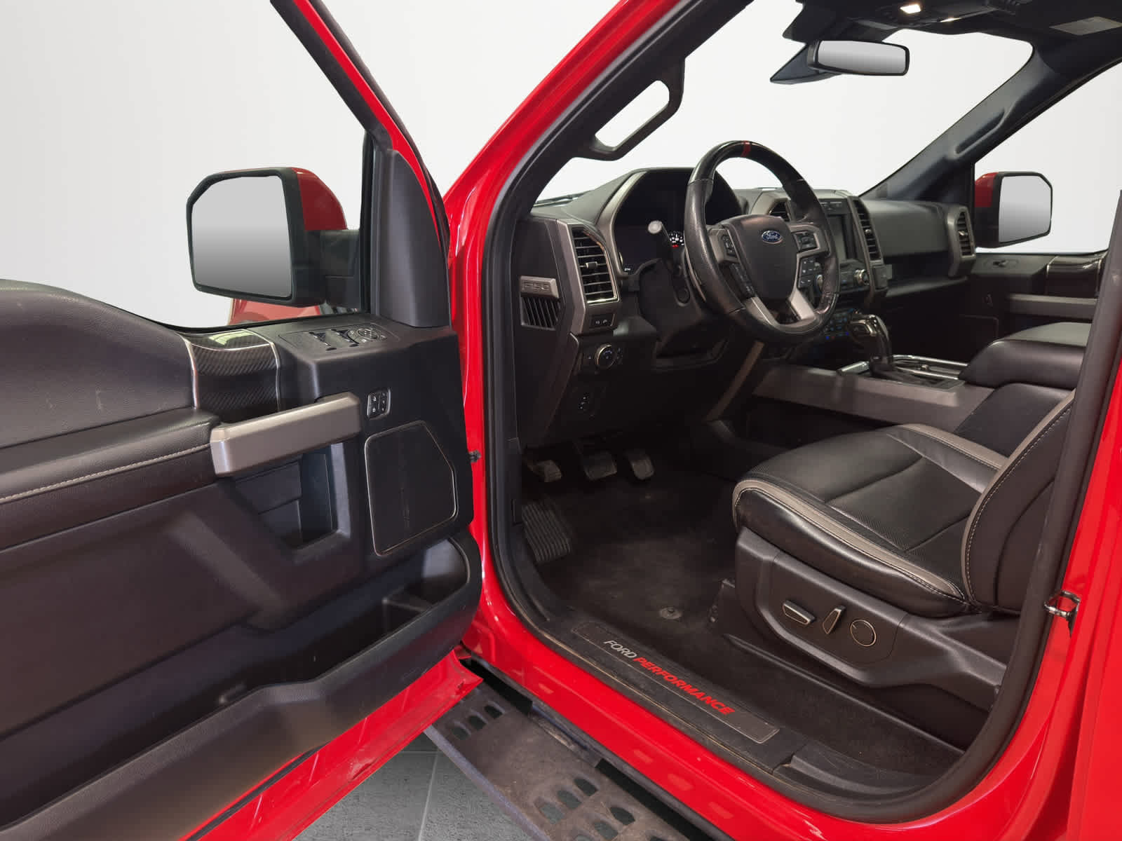 Used 2018 Ford F150 Raptor w/ Equipment Group 802A Luxury image 9