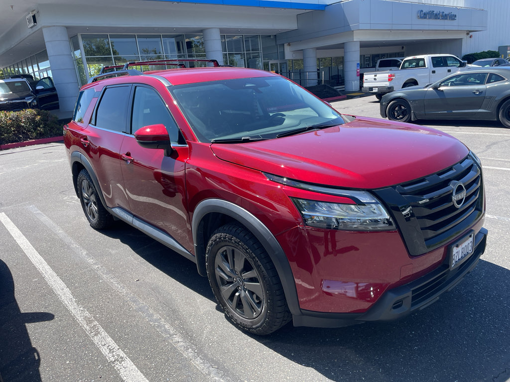 Used 2022 Nissan Pathfinder SV w/ SV Black Package AWD/4WD image 3