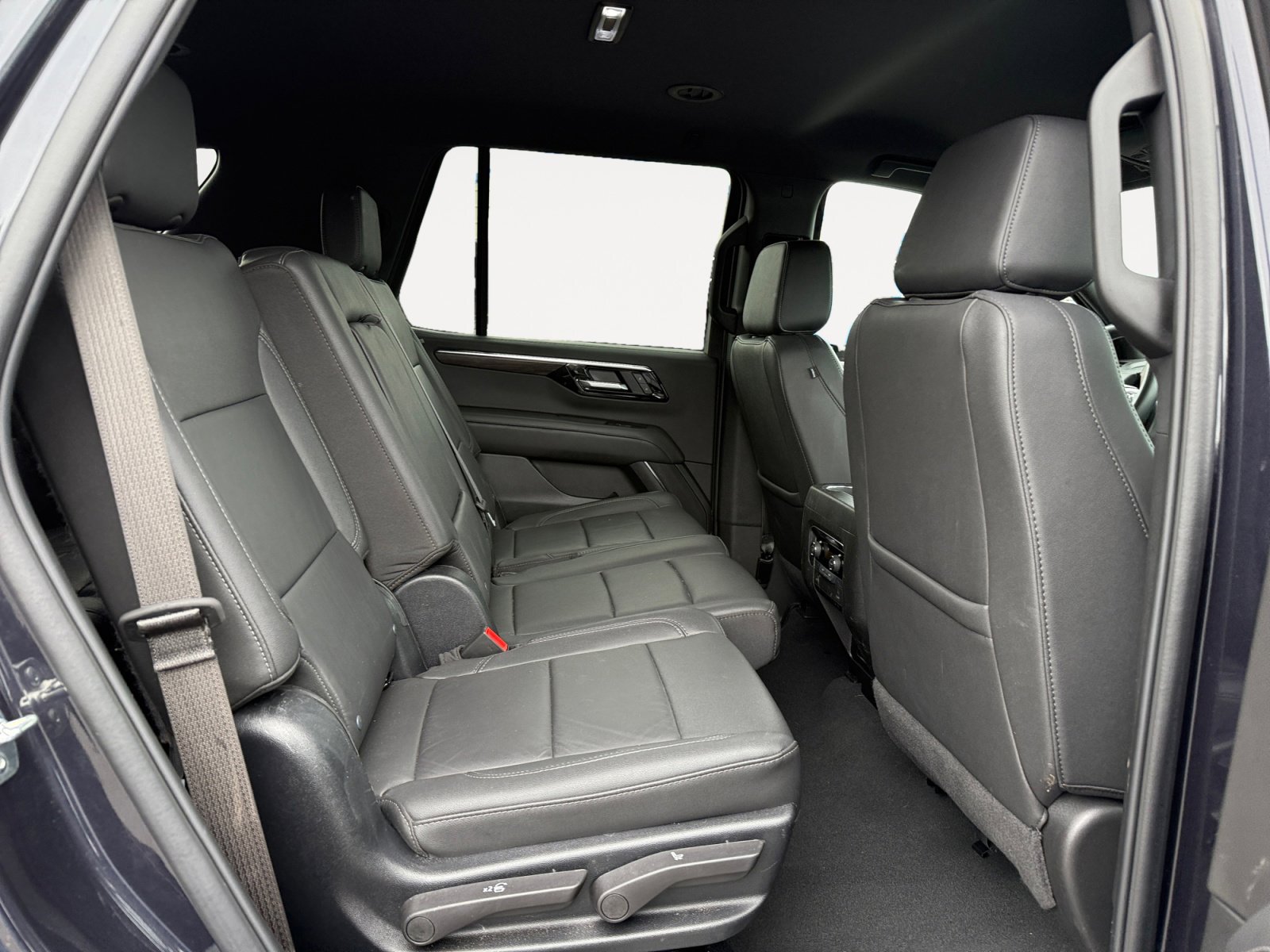 Used 2025 Chevrolet Tahoe Z71 image 18