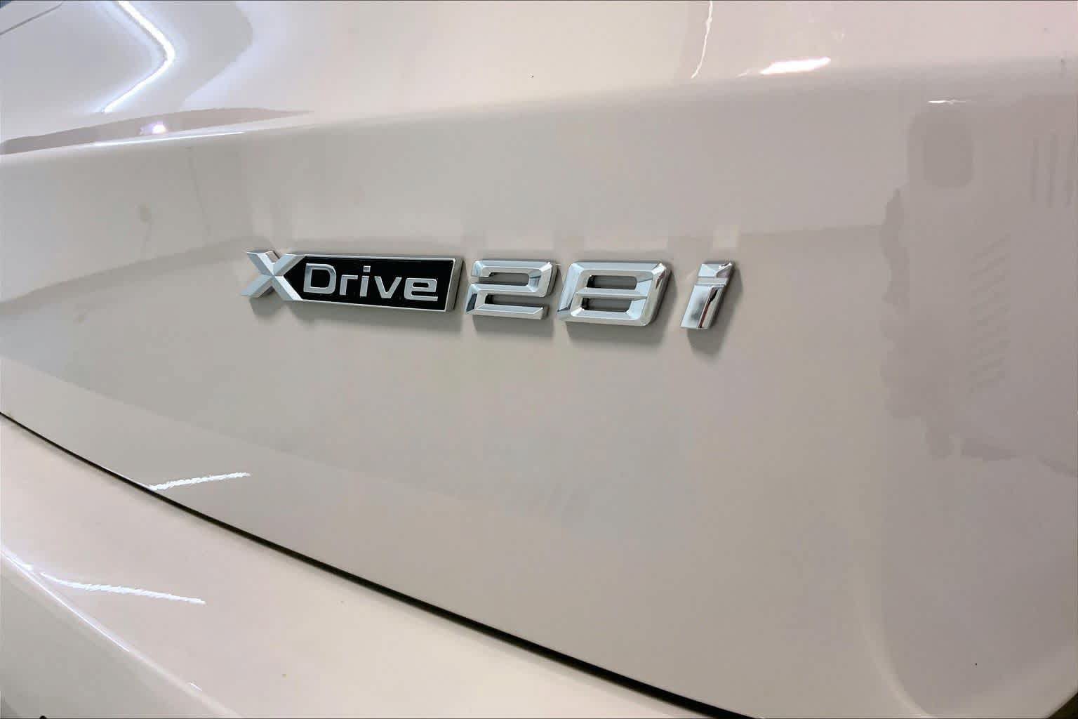 New 2026 BMW X1 xDrive28i w/ Technology Package AWD/4WD image 15