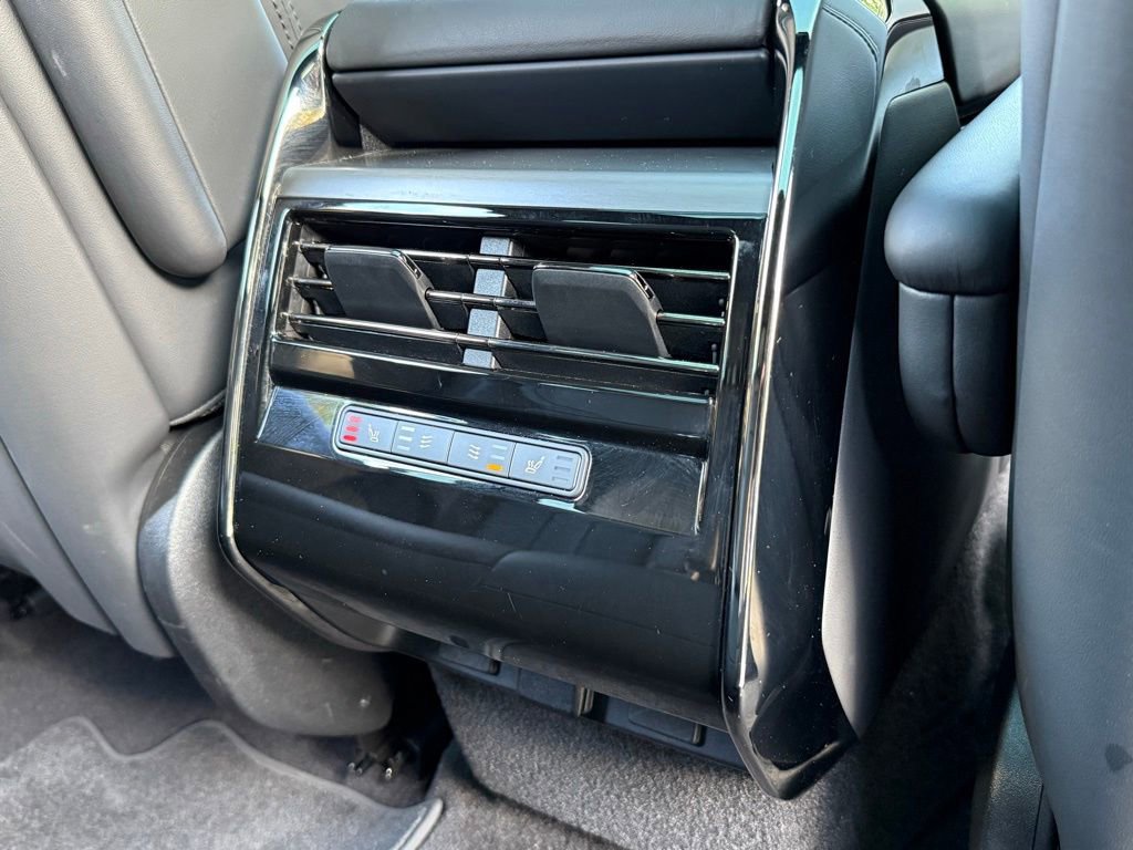 Used 2025 Land Rover Range Rover Sport SE image 40