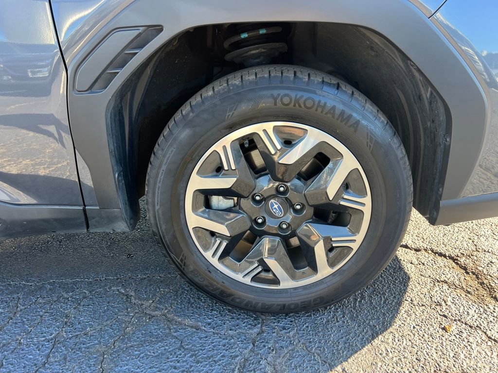 Used 2025 Subaru Forester Premium image 13