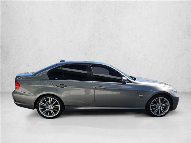 Used 2011 BMW 328i xDrive Sedan AWD/4WD image 4