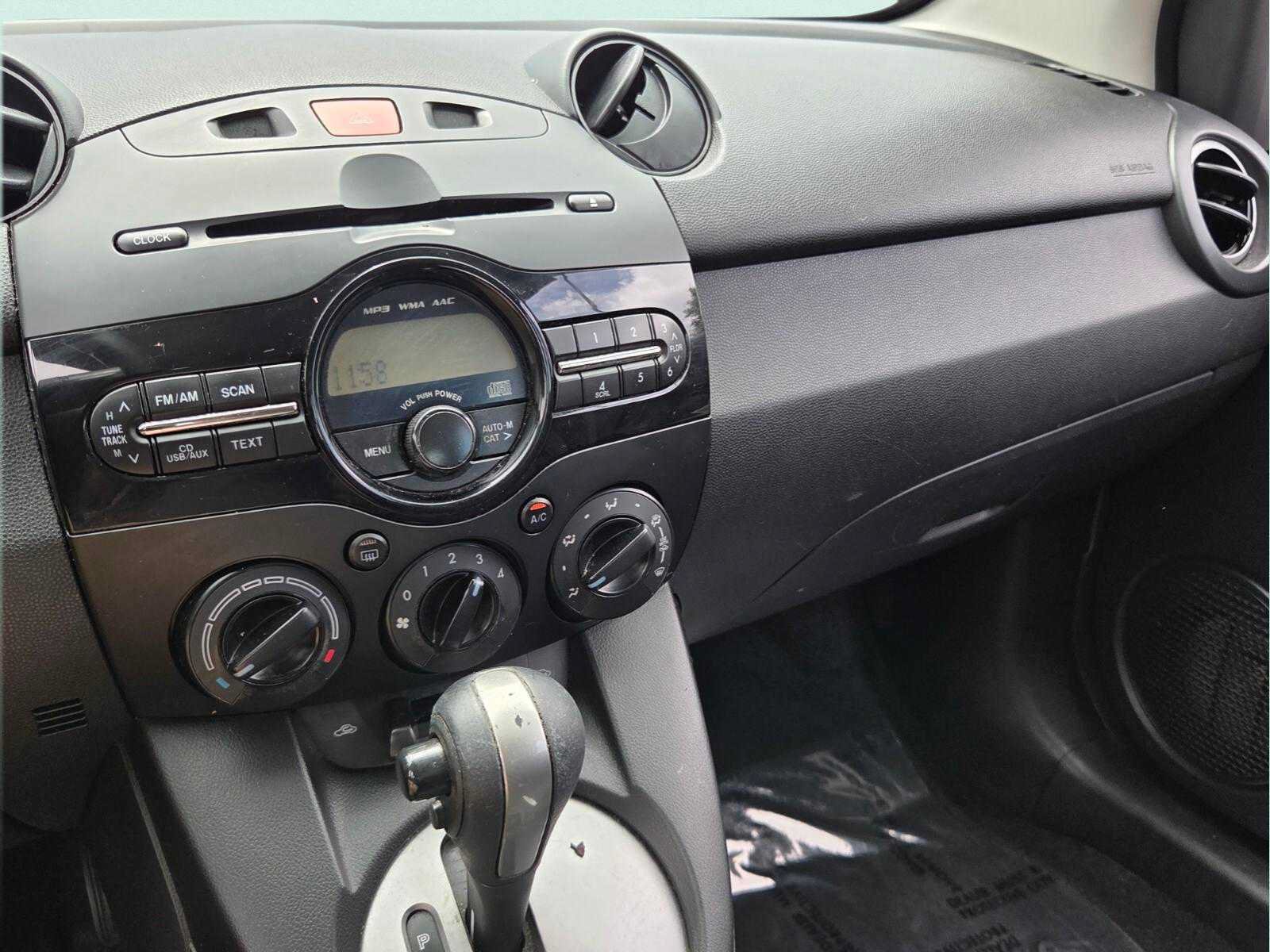 Used 2014 MAZDA MAZDA2 Sport FWD image 31
