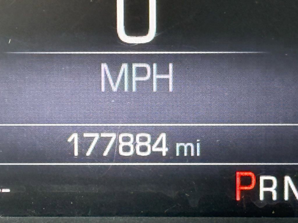 Used 2015 GMC Canyon SLT image 12