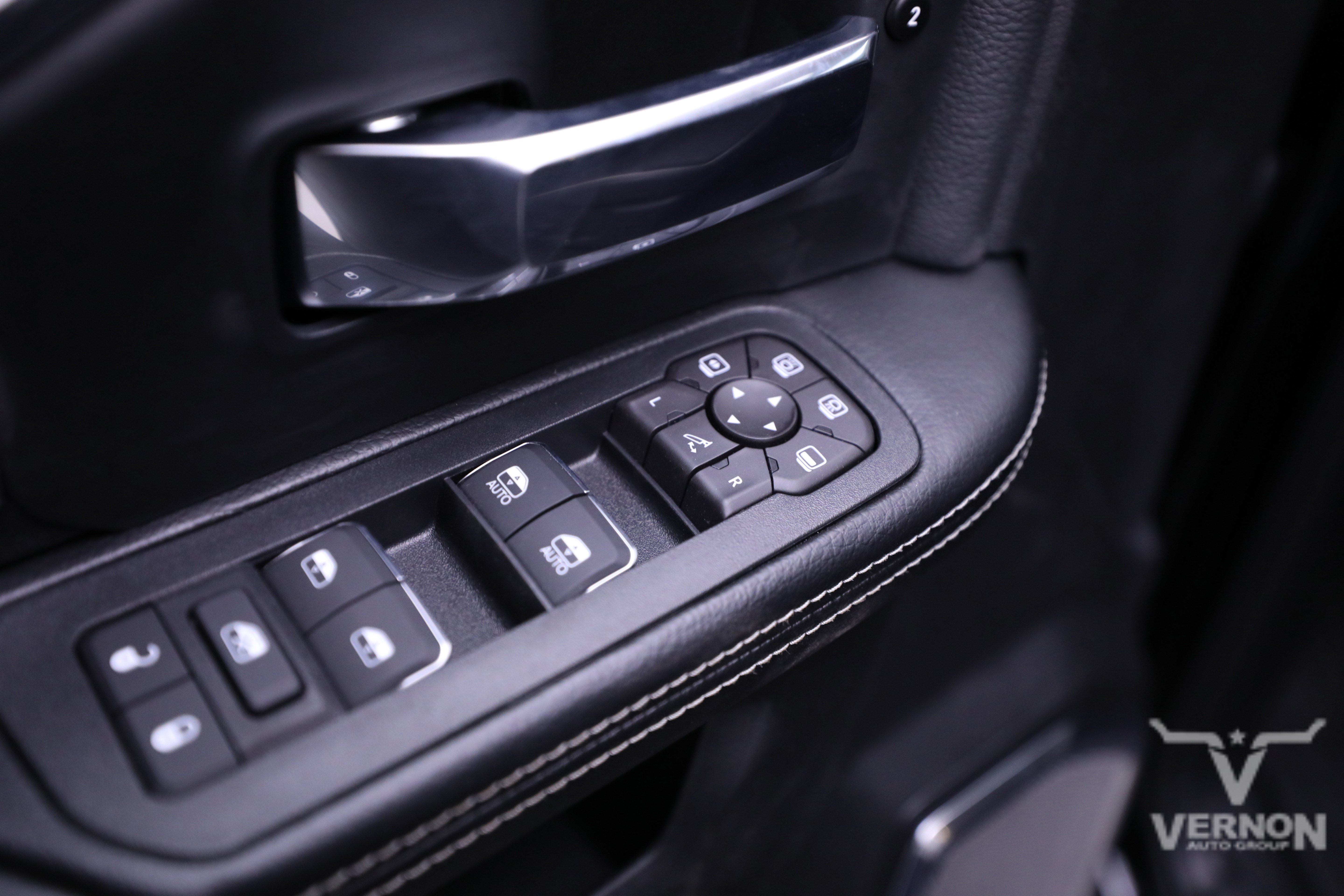 New 2026 RAM 2500 Laramie AWD/4WD image 17