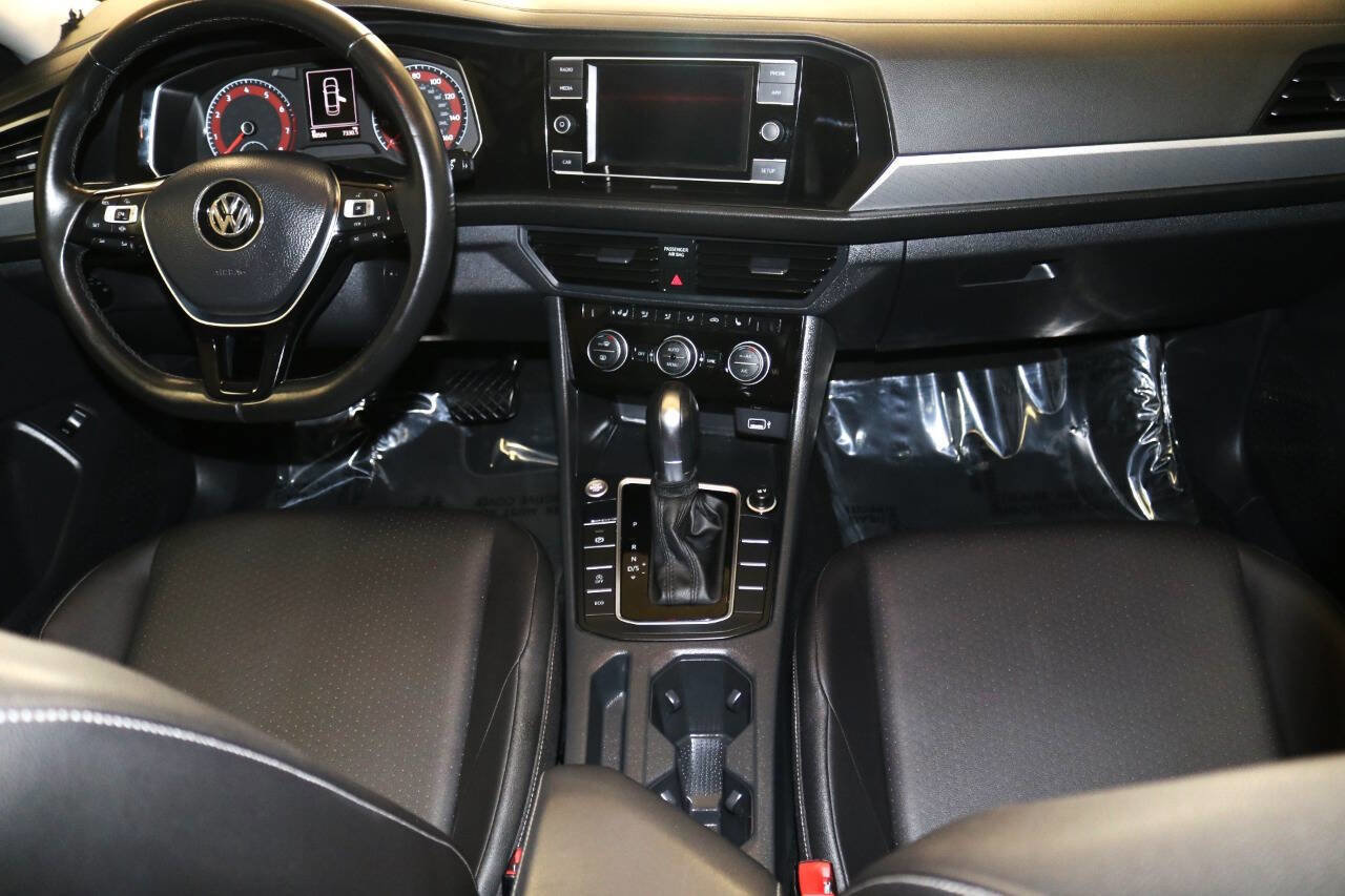 Used 2019 Volkswagen Jetta SE w/ Cold Weather Package FWD image 20