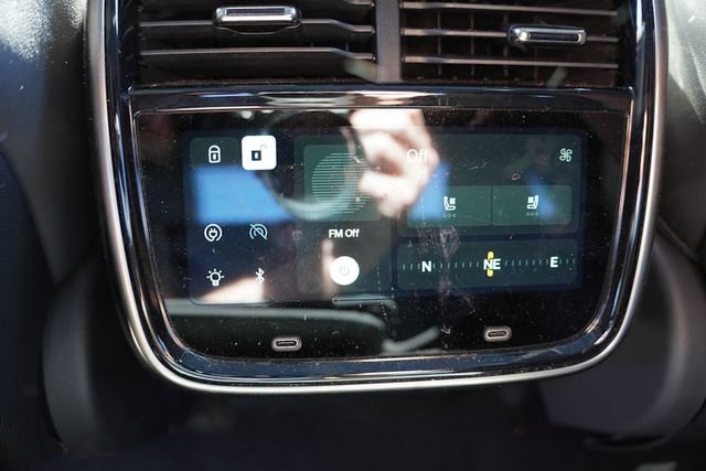 Used 2022 Rivian R1T Adventure image 20