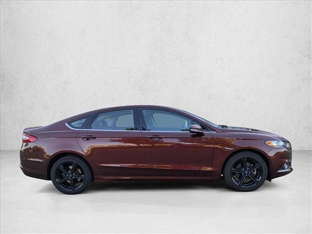Used 2016 Ford Fusion SE FWD image 4