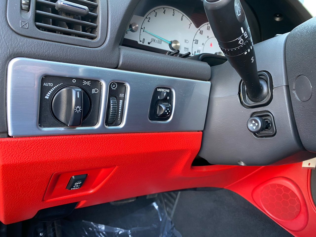 Used 2002 Ford Thunderbird Deluxe image 21