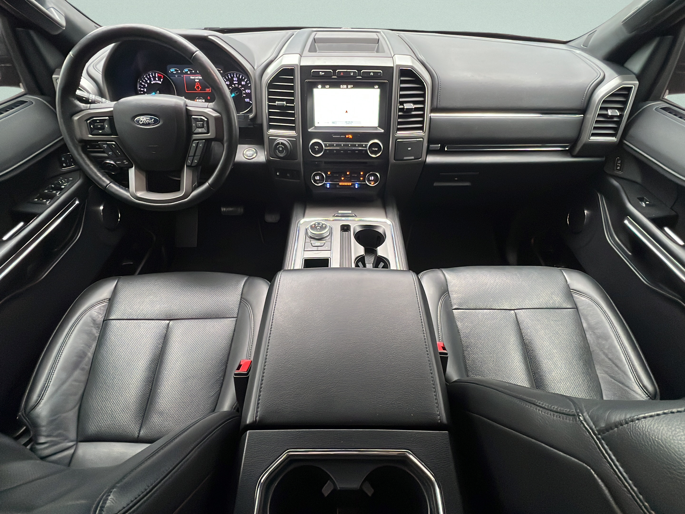 Used 2018 Ford Expedition XLT w/ Equipment Group 202A RWD image 11