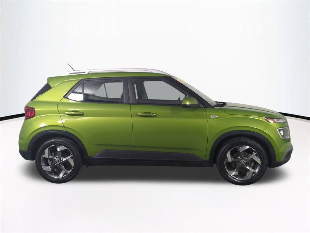 Certified 2023 Hyundai Venue SEL w/ Cargo Package image 4