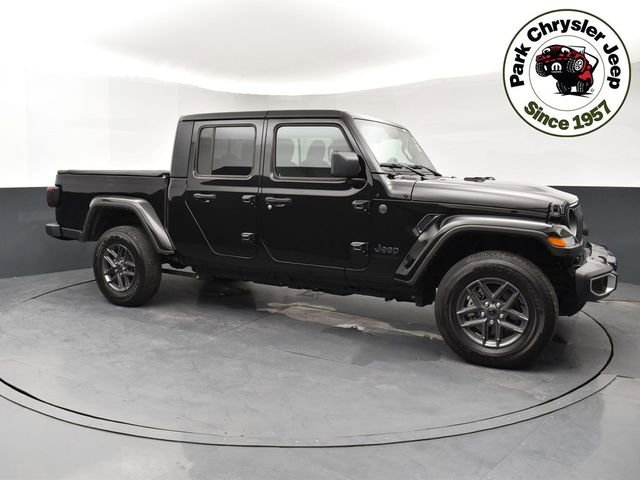 Used 2024 Jeep Gladiator Sport image 1