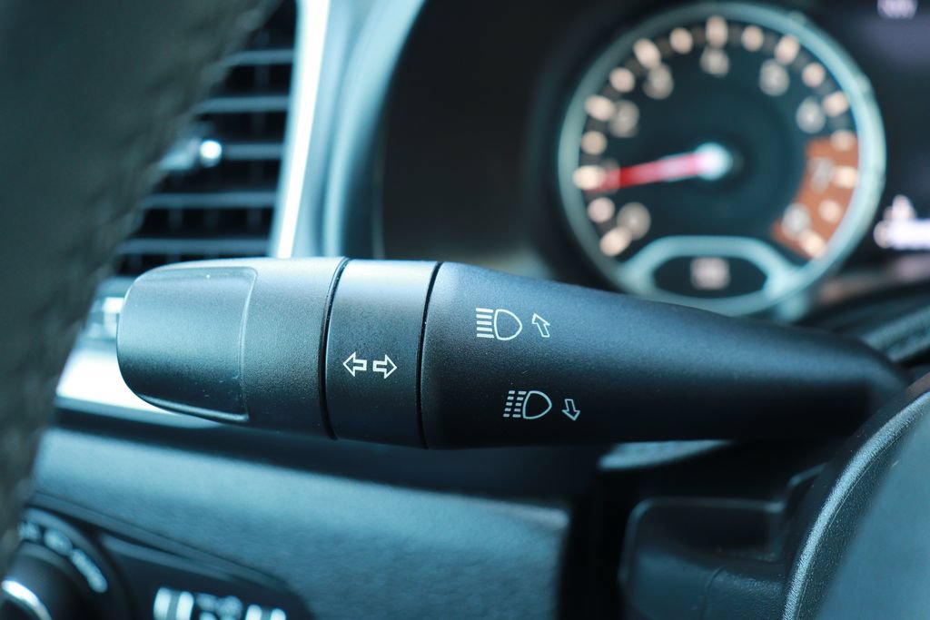 Used 2021 Jeep Renegade Latitude FWD image 20
