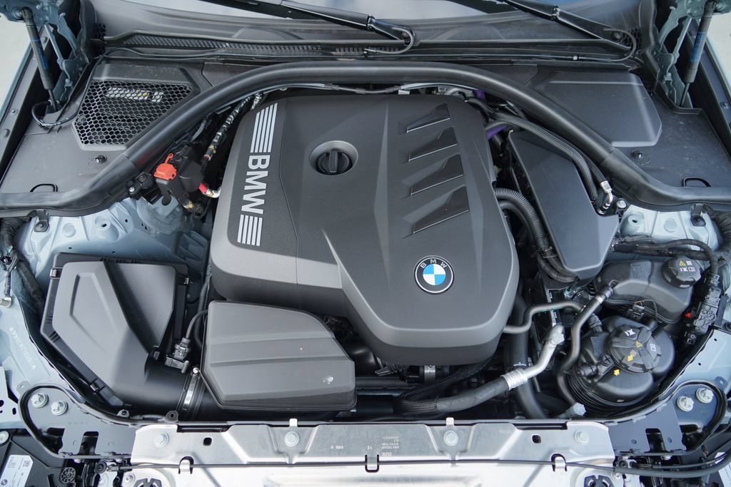 New 2026 BMW 330i xDrive Sedan w/ M Sport Package AWD/4WD image 21