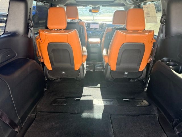 New 2026 Chrysler Pacifica Pinnacle w/ Trailer Tow Group FWD image 9