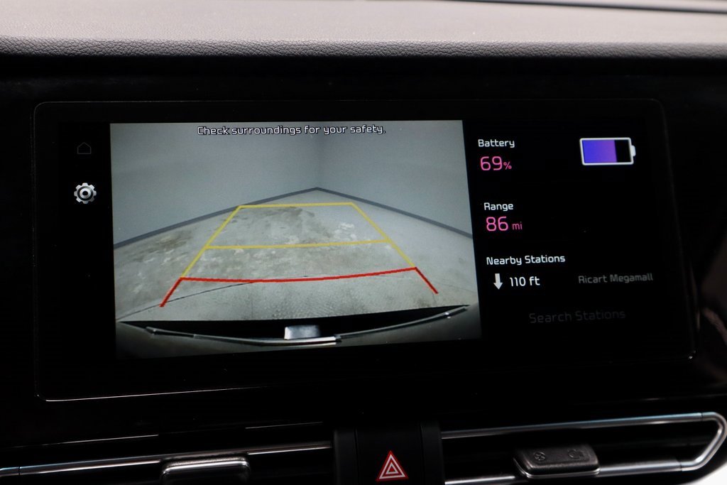 Used 2022 Kia Niro EX w/ Cold Weather Package image 2