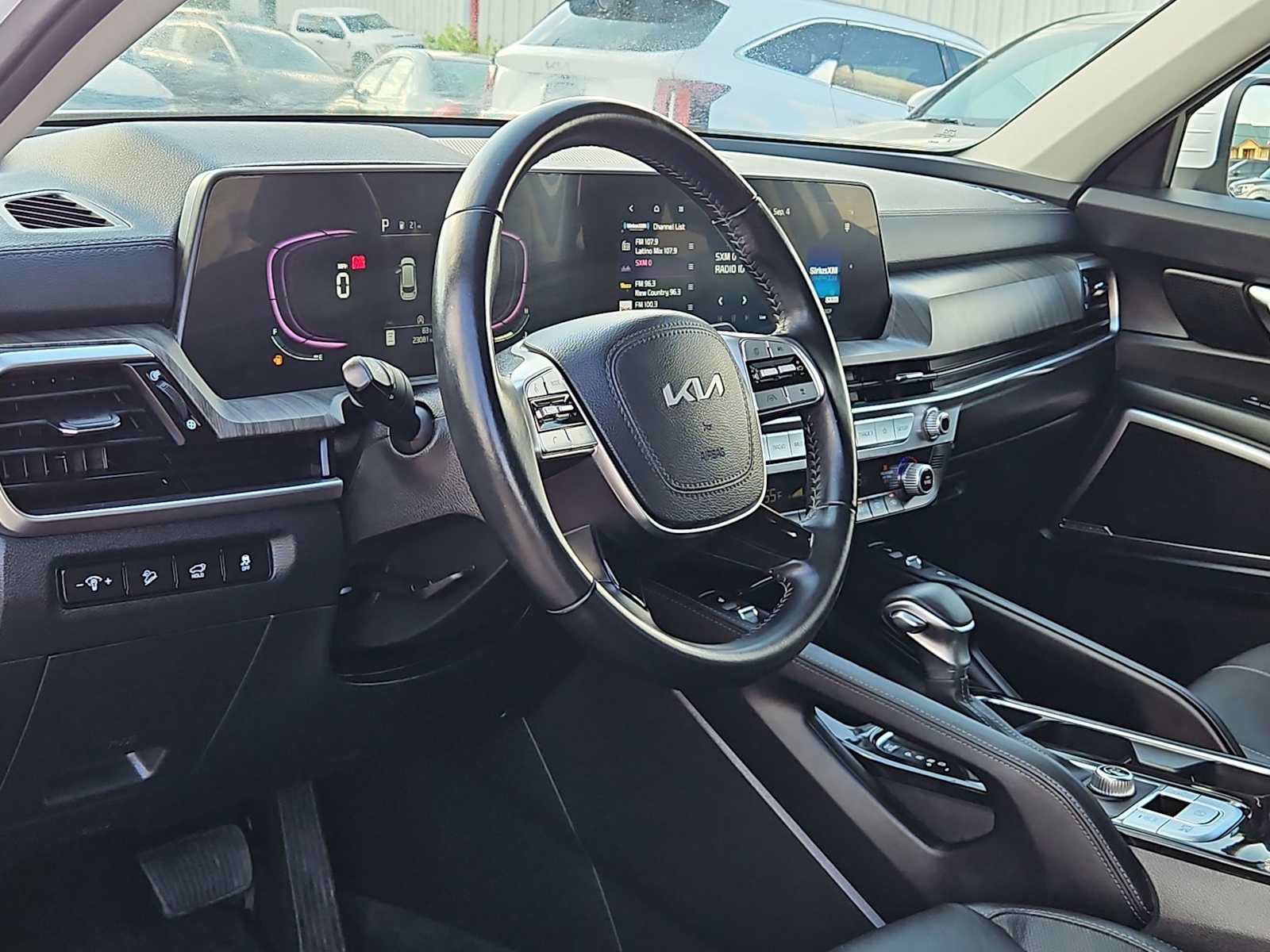 Certified 2025 Kia Telluride EX FWD image 2
