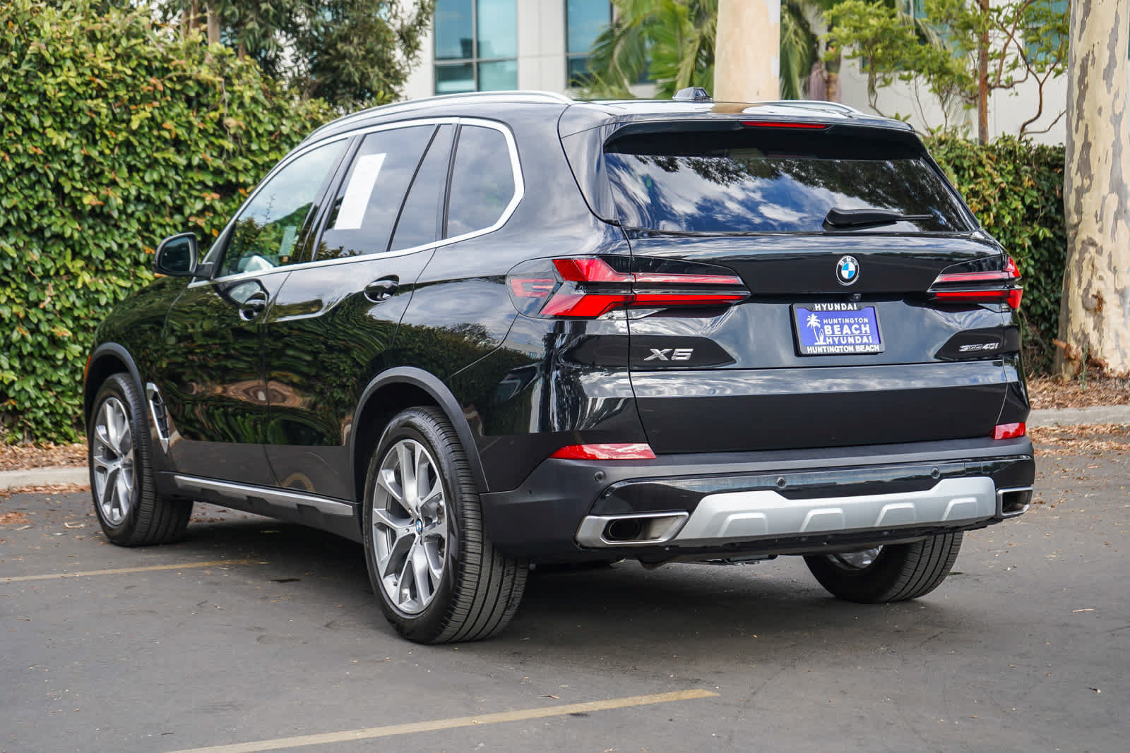 Used 2024 BMW X5 sDrive40i w/ Parking Assistance Package RWD image 4