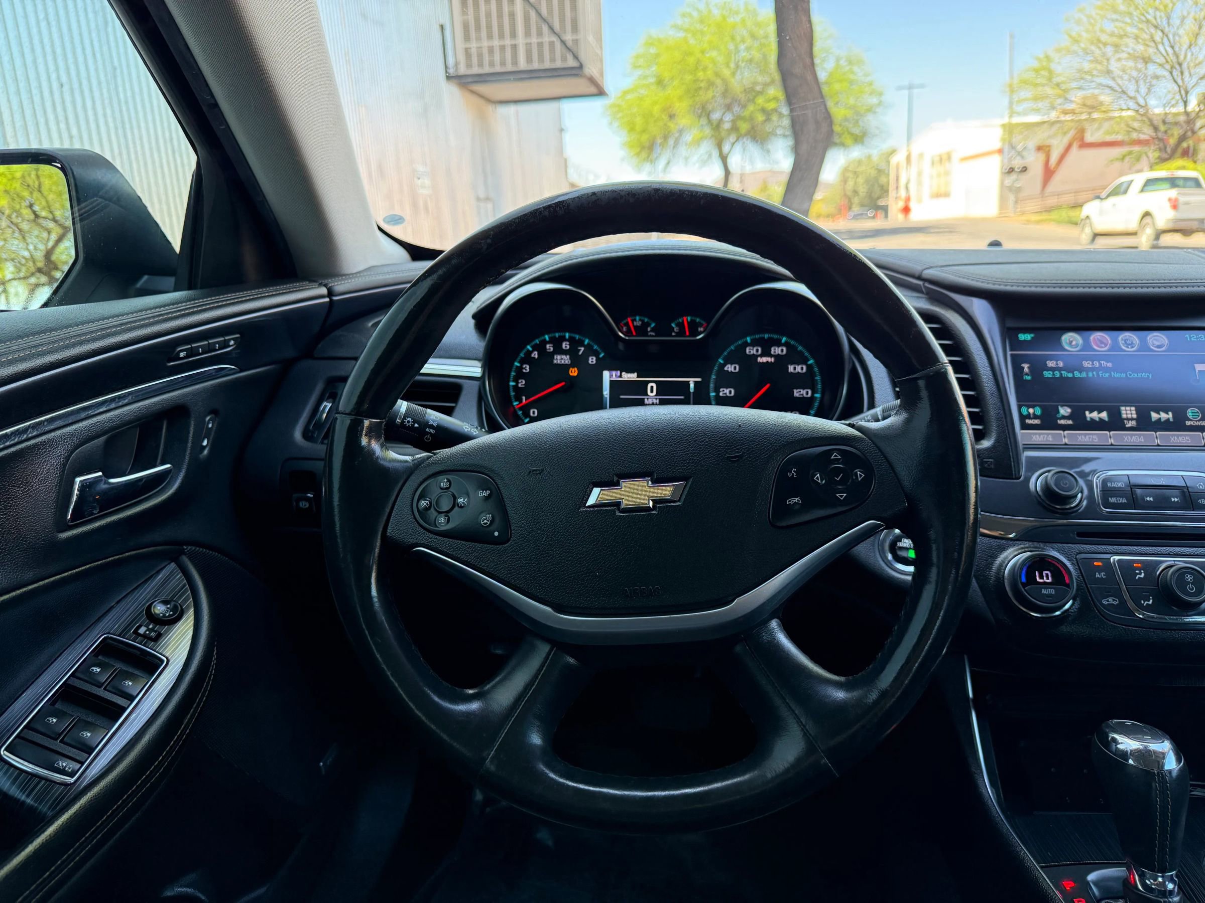 Used 2016 Chevrolet Impala LTZ w/ Enhanced Convenience Package image 10