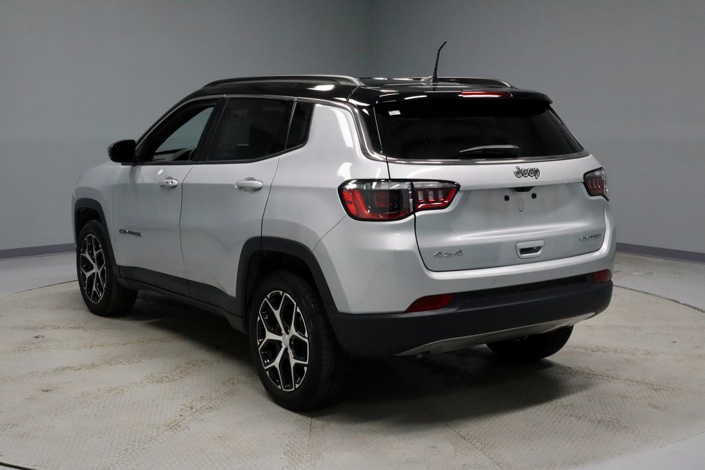 Used 2024 Jeep Compass Limited image 9