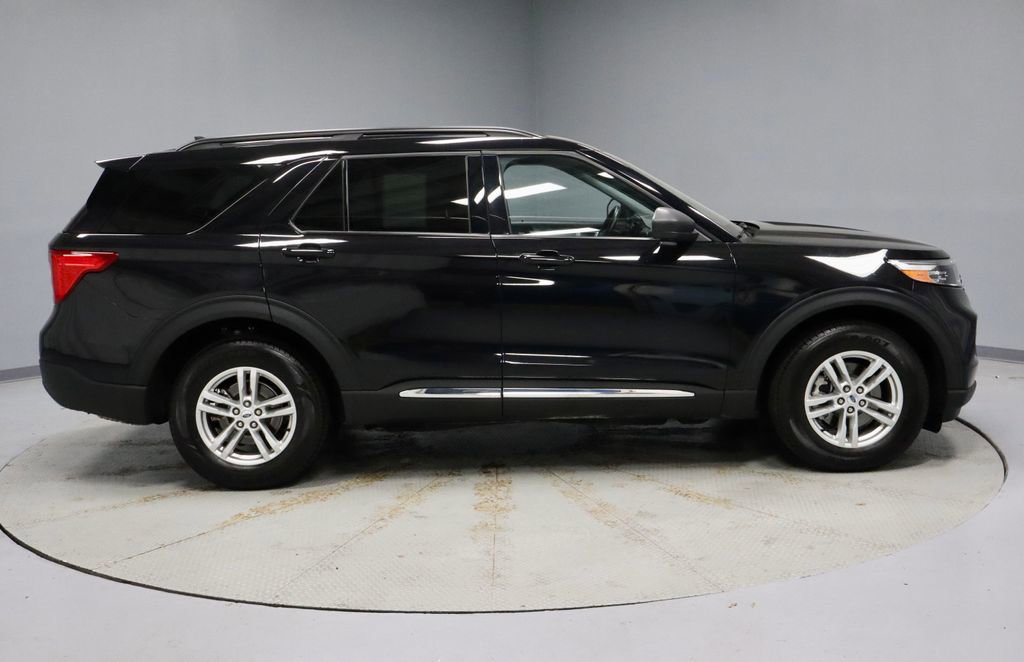 Certified 2022 Ford Explorer XLT w/ Equipment Group 202A image 13