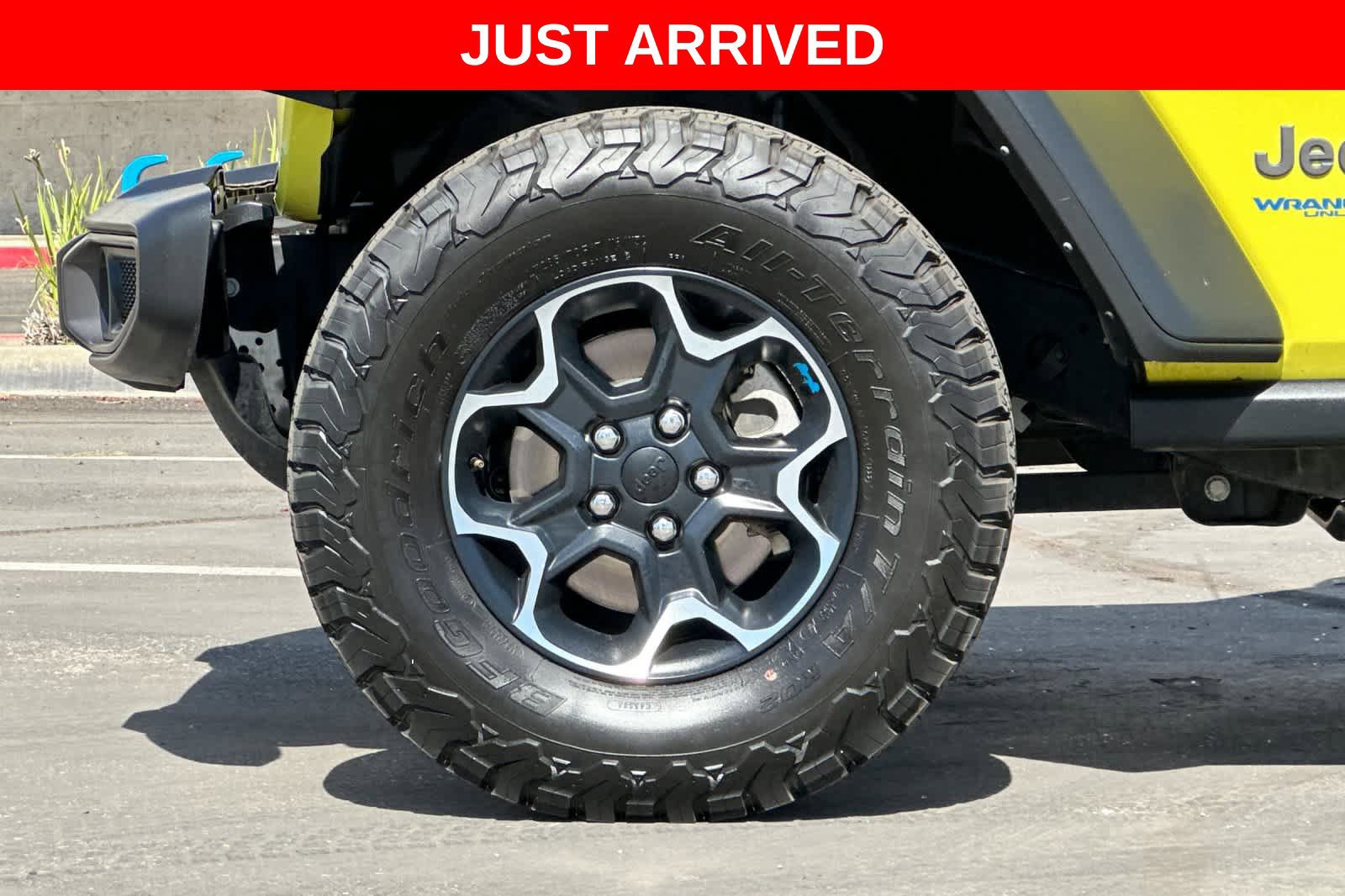 Used 2022 Jeep Wrangler Unlimited Rubicon 4xe w/ Cold Weather Group AWD/4WD image 28