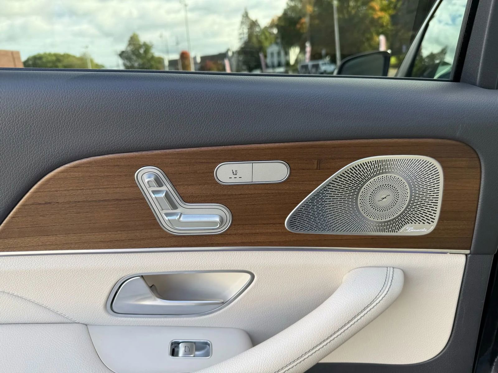 Used 2020 Mercedes-Benz GLS 450 4MATIC image 28