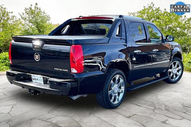 Used 2013 Cadillac Escalade EXT Premium AWD/4WD image 2