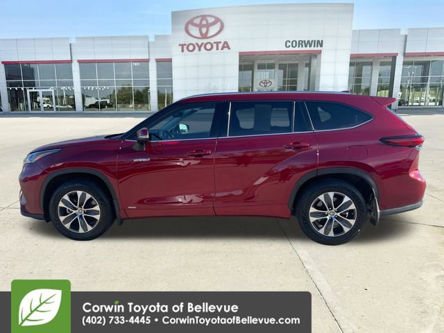 Used 2021 Toyota Highlander XLE w/ Protection Package #3 (TMS) AWD/4WD video 2