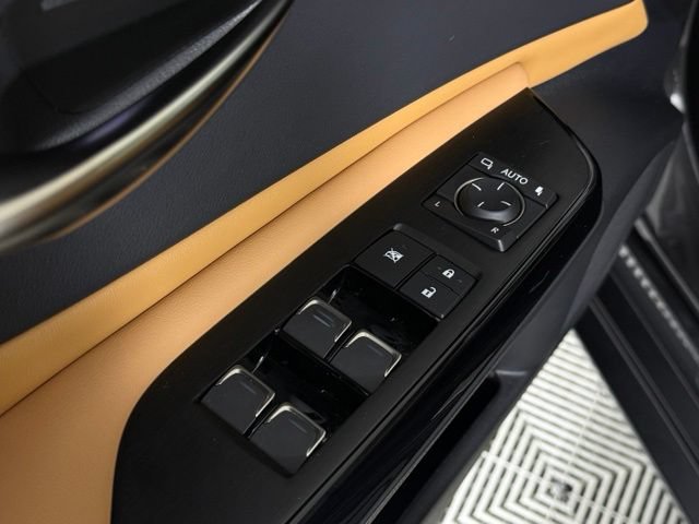 Used 2025 Lexus ES 350 Ultra Luxury w/ Accessory Package (Z2) FWD image 29