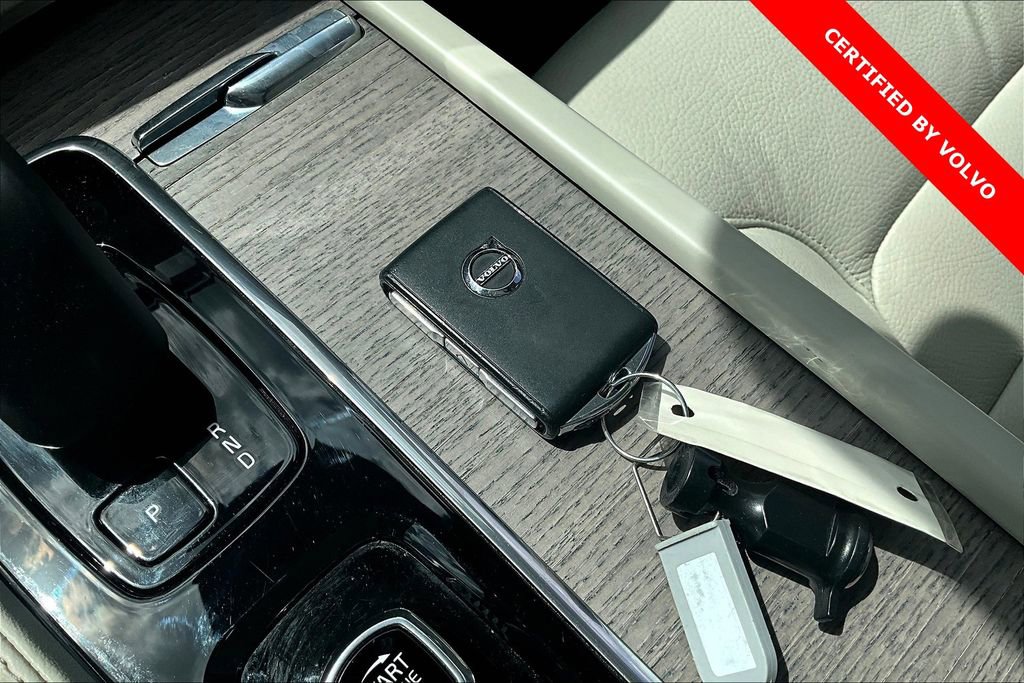 Certified 2023 Volvo XC90 B6 Plus image 13