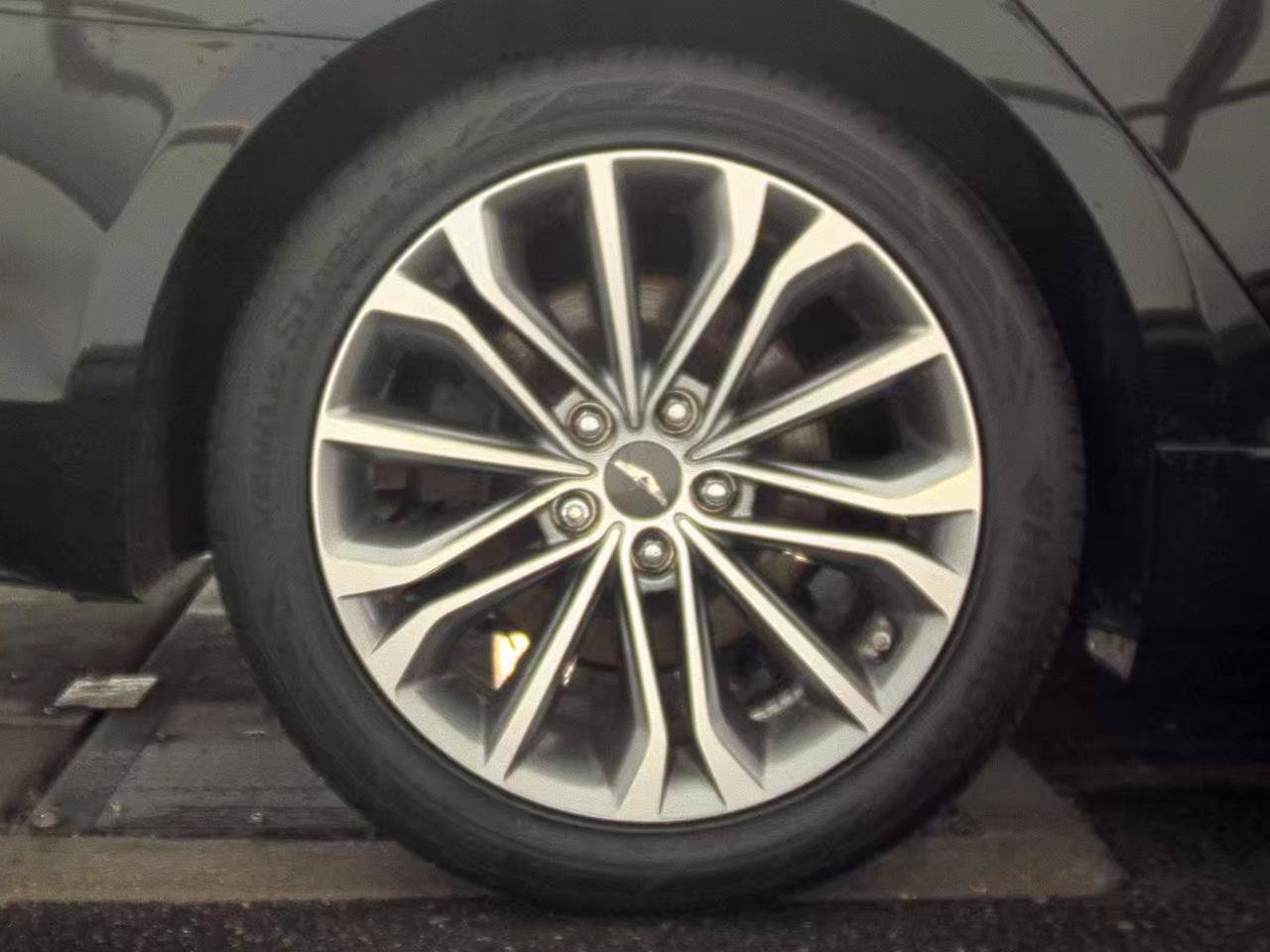 Used 2015 Hyundai Genesis 3.8 w/ Option Group 02 RWD image 11