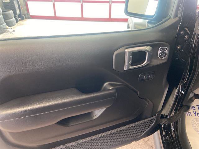 Certified 2025 Jeep Wrangler Willys 4xe image 27