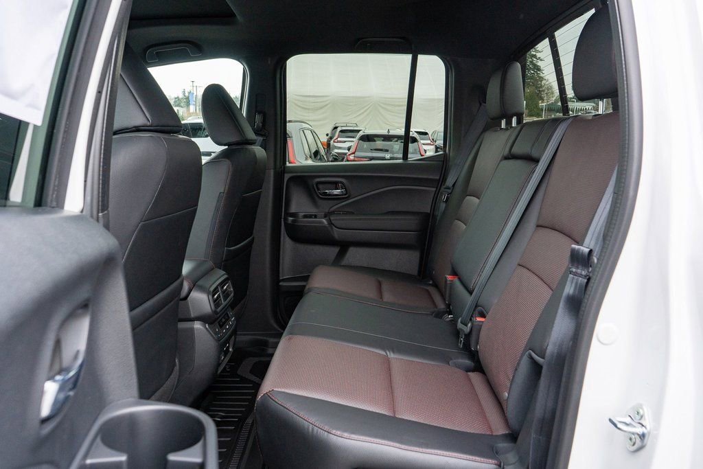 New 2026 Honda Ridgeline Black Edition image 13
