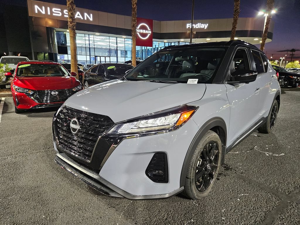 Used 2023 Nissan Kicks SR w/ SR Premium Package FWD image 1