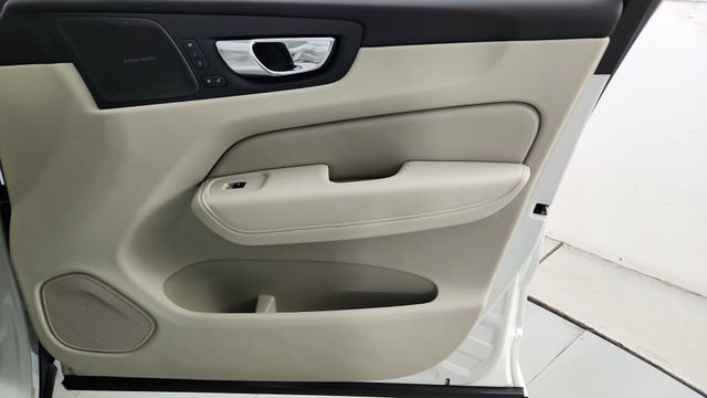 New 2026 Volvo XC60 T8 Ultra w/ Climate Package PRO AWD/4WD image 38