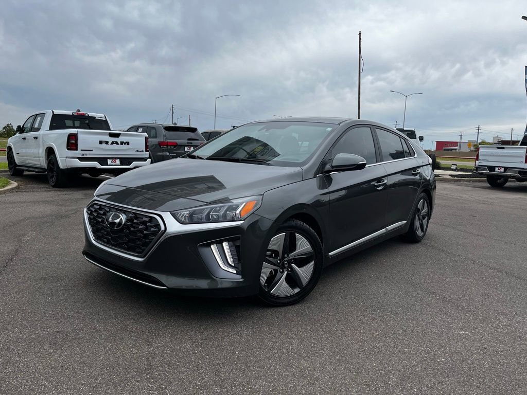 Used 2022 Hyundai Ioniq SEL image 3