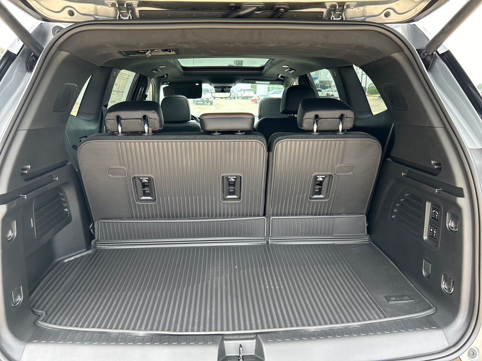 New 2026 GMC Acadia Denali Ultimate w/ LPO, Floor Liner Package FWD image 7